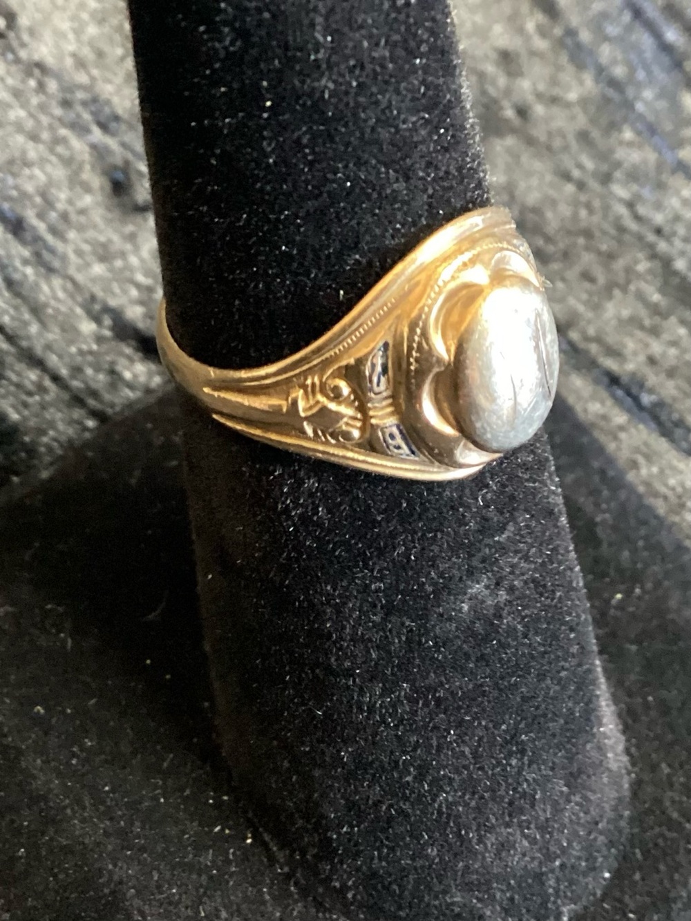 Vintage Herff Jones Co Gold 10k Oval Signet Ring with Engraved Band 8.5